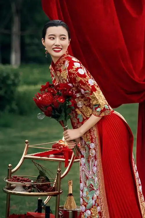 修图师阿源的婚纱摄影作品《中式婚礼》