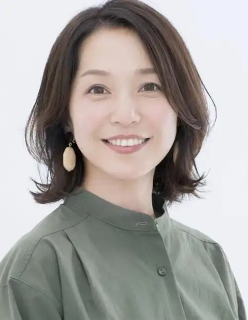 女人上年纪了,不要留"这5种发型",充满"大妈感",并且没气质