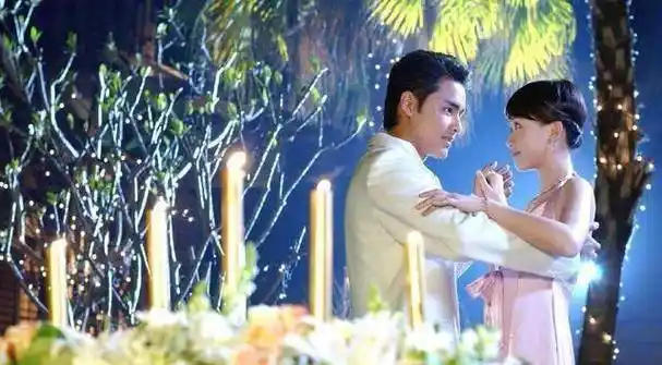 明道承认与王婷萱结婚生子,默默付出这么多年,她的强大超乎想象_所有