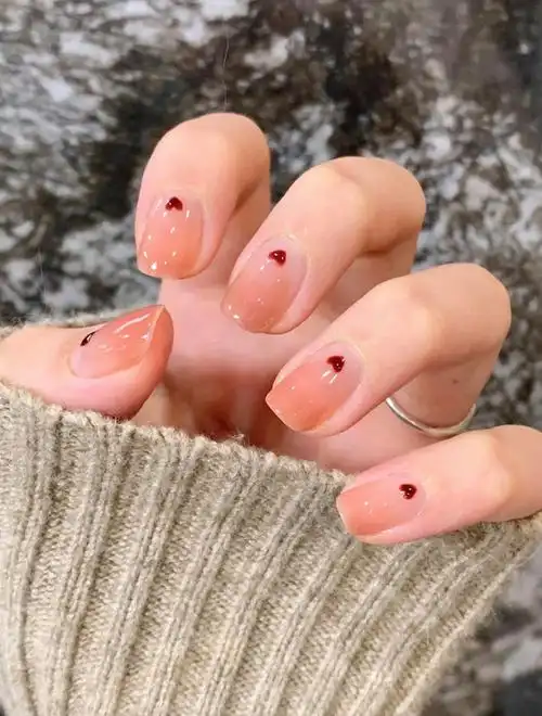 小知识:显手白的美甲颜色(手黑的女生做什么颜色的美甲好看)-图8