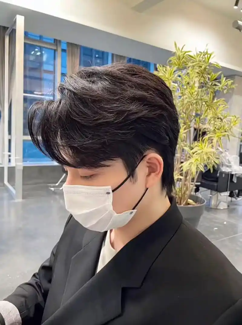 "男土纹理烫男生钢夹烫男土穿搭男生好看发型参考v这款韩系男士发型