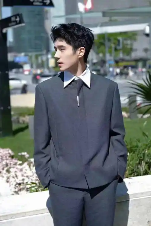 郭德纲曝光郭麒麟恋情?刘昊然经纪人上位了?郭敬明集资割韭菜?