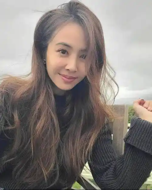 41岁蔡依林「素颜不输20岁女大生」!