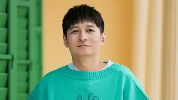 作为湖南卫视的老员工,同时也是《快乐大本营》的元老级成员,李维嘉在