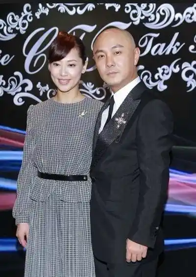 张卫健与老婆