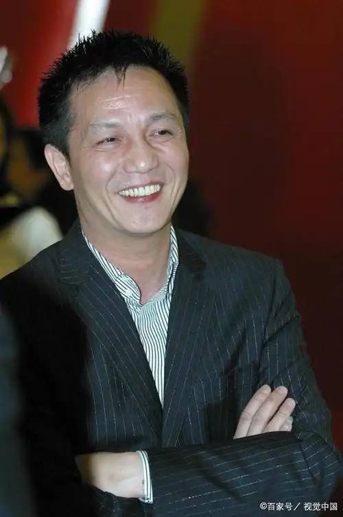 周正毅是上海的首富,曾因社会保障案入狱16年,于去年被释放.