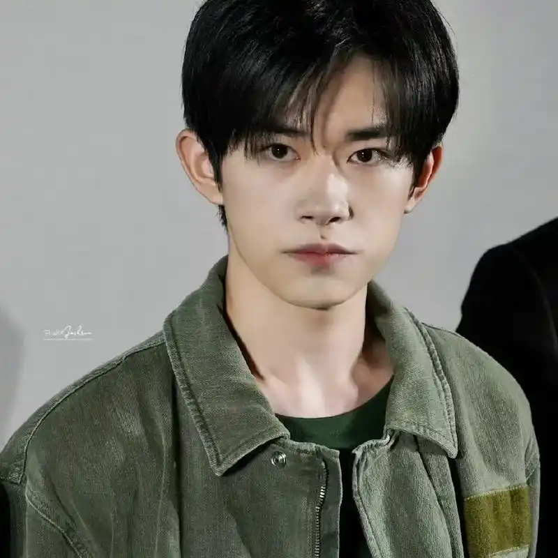 易烊千玺真的好帅啊,#头像 #易烊千玺  - 抖音