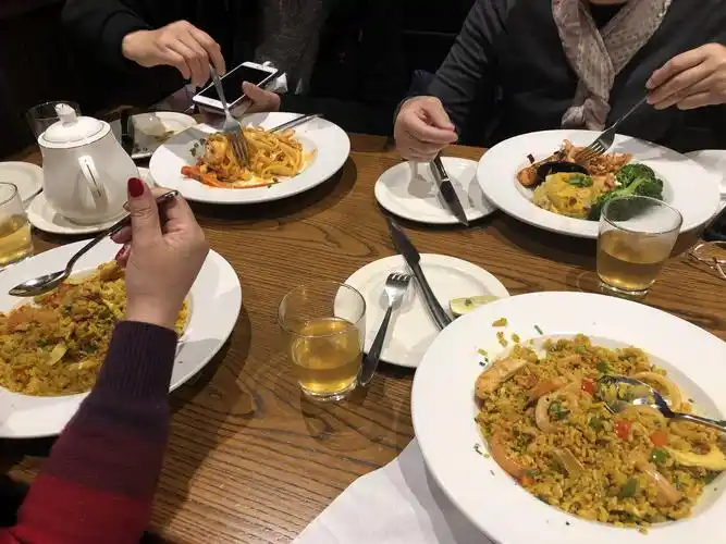 午餐看看很简单,但这是在高级宾馆里的餐厅里吃的.很贵的