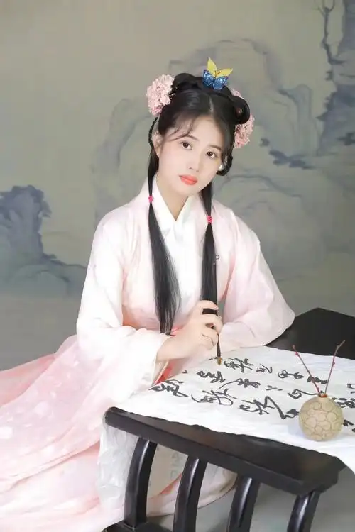 《征程～"小棉祆"民族汉服古装艺术照》#国风古韵 #汉服之美 - 抖音