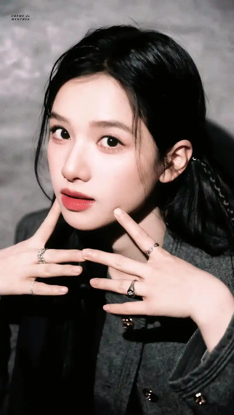 明眸皓齿#张婧仪#壁纸分享 #真实 #一眼沦陷 #骨相美 - 抖音