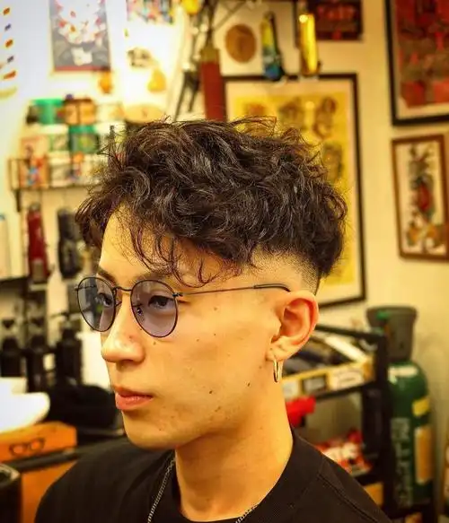 男士发型烫发,2022男生烫发20款推荐