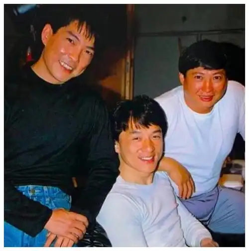 洪金宝维护兄弟成龙,共同守望友情,岁月见证真情.|元彪|吴京_网易订阅