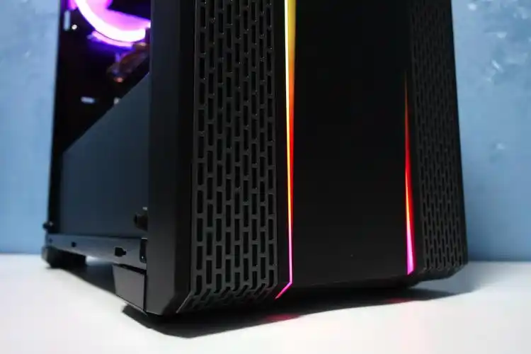 离光很近先马璃光1号机箱上机体验