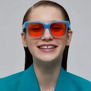 淘宝眼镜拍摄太阳反光镜模特拍照男女影棚纯色景精拍画册形象网拍