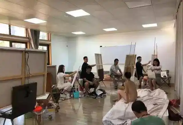 作为一名美术生,人体课程是必修课,谈谈艺术生的人体素描基础课