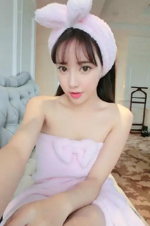 非主流透明好看的qq女生皮肤 作业等于作孽_爱个性网 - http://www.