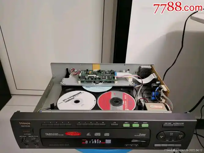 新科三碟vcd影碟机