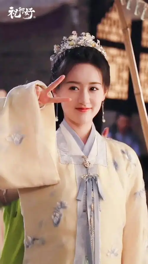 芙蓉出水,气质如玉——袁冰妍