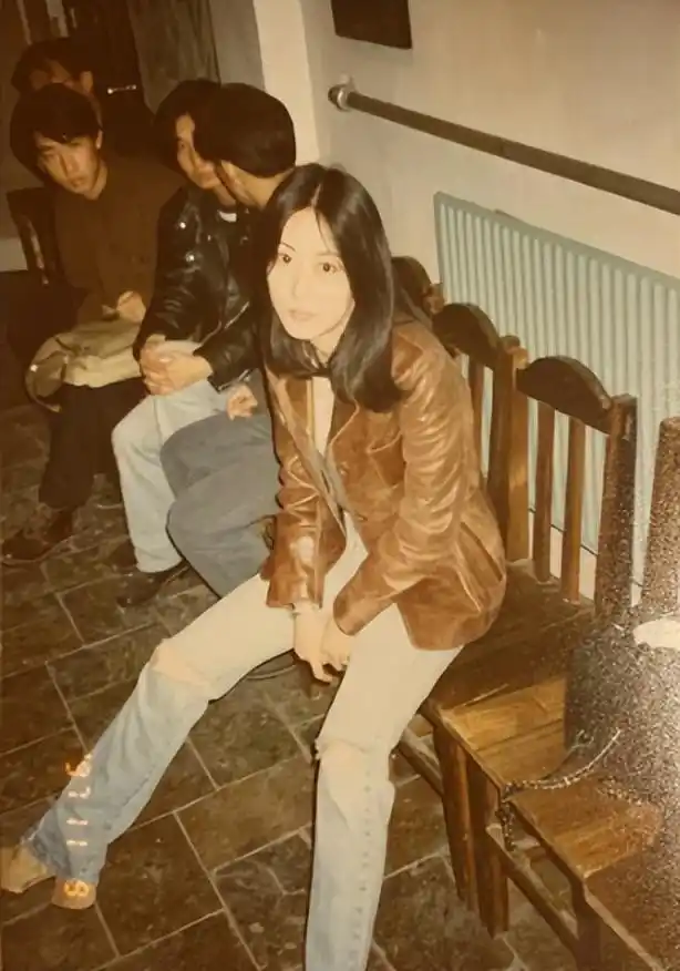 退出窦唯和王菲的三角恋,结婚后丈夫自杀离世,姜昕如今怎样了