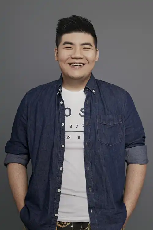 《皇家龙虎豹》搞笑开播 尤宪超反转身世成谜