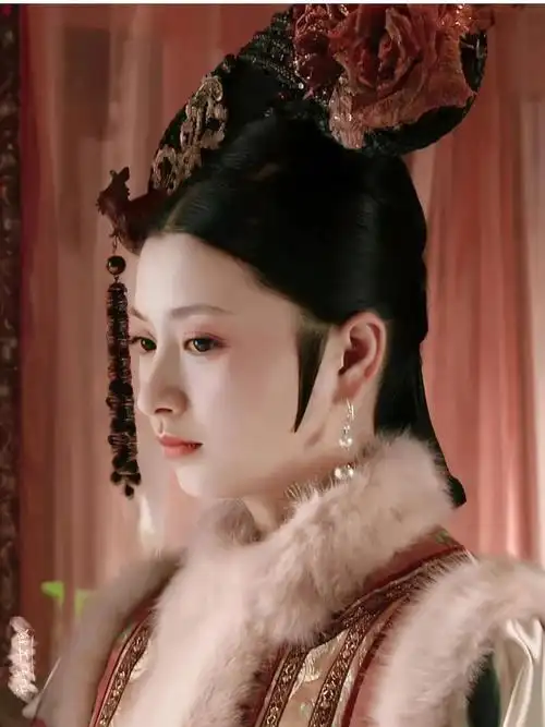 甄嬛传中沈眉庄宁可枝头抱香死的性格就藏在她的跪姿细节上
