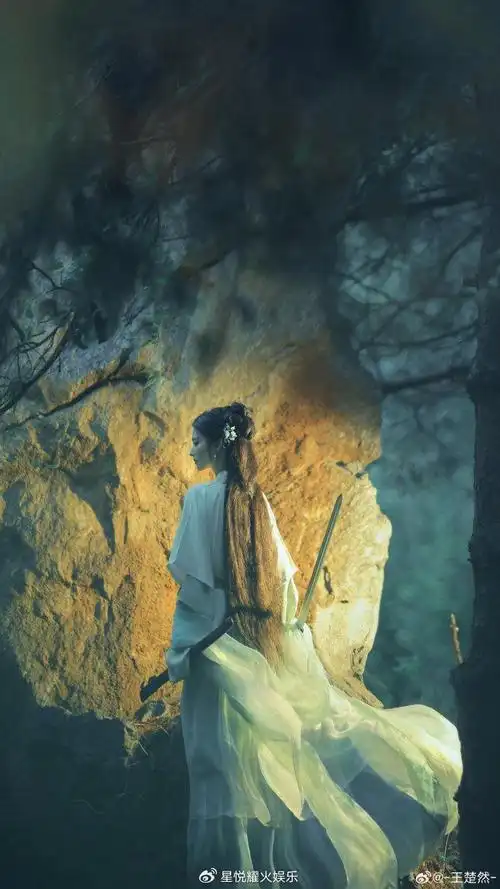 【王楚然古风大片曝光:侠女英姿,冷毅飒爽,仙侠风范尽显】