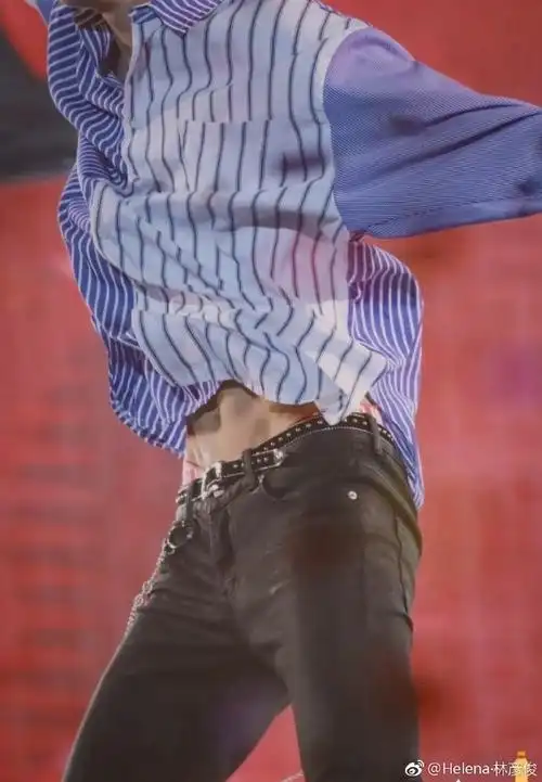 九杀哪一个最苏到你1锁骨杀2腹肌杀3眼镜杀4酒窝杀5舔唇杀6手杀(手刹?