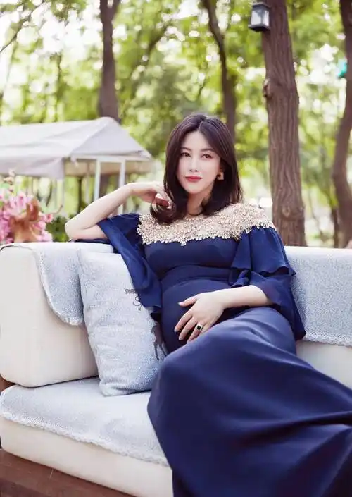 "顶级名媛"朱珠,名门出身,甩法拉利总裁,差点成c罗老板娘?