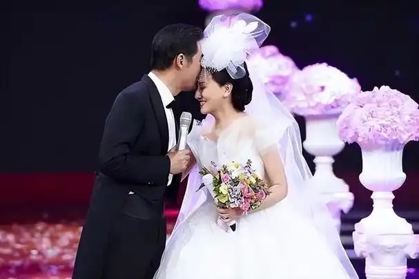 回顾:娱乐圈7对半路夫妻,真爱不分先来后到,你喜欢哪一对?