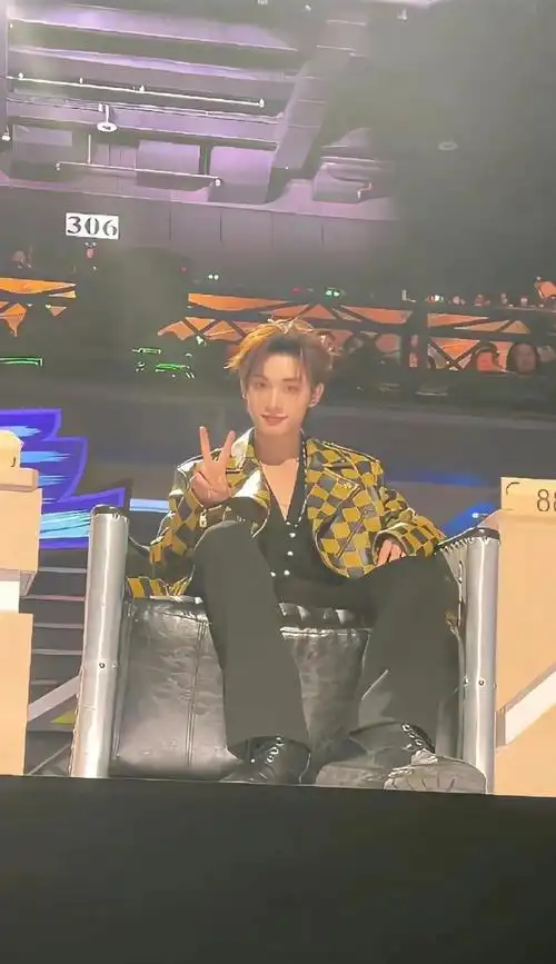 丁程鑫耳骨夹##丁程鑫耳钉配狼尾