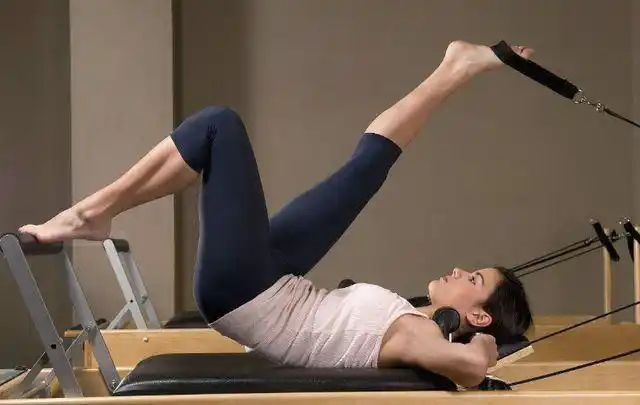 气质型美女万茜举手投足间尽是魅力是否吸引到你了呢