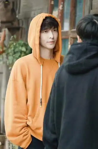 张艺兴向往的生活5被花式应援掏鸡蛋山上的笋要被网友夺完了