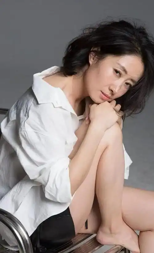 刘敏涛的演艺生涯和个人魅力引言:刘敏涛备受尊敬和喜爱的演员,以出色