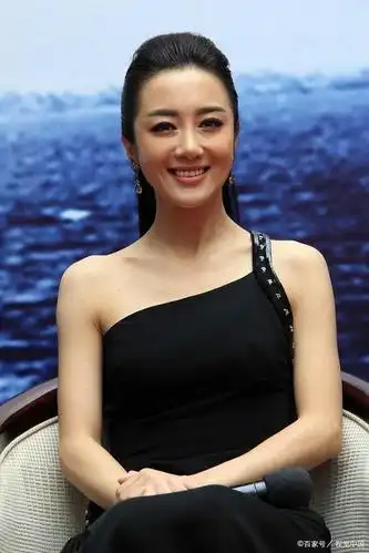 李依晓——古灵精怪,靓丽可爱,以青春甜美的形象赢得观众的喜爱