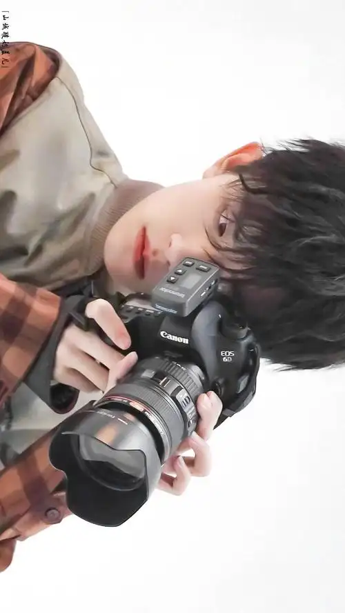 摄影师易烊千玺上线 想把所有美好永远定格_相机