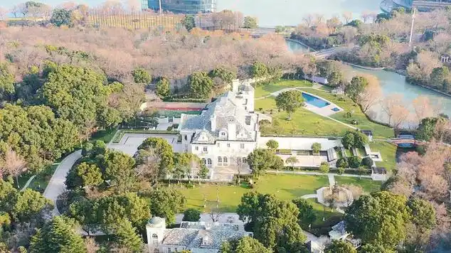 上海最大别墅 世茂佘山庄园19号 占地40亩佘山脚下月湖湖畔|二手房