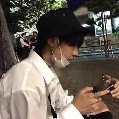 男生帽子头像