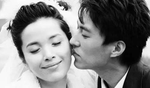 靳东插足李佳婚姻是真的吗 李佳前夫郭绍晖背景资料离婚原因