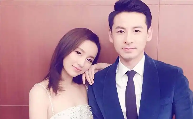 老公与女ceo深夜聚餐,当众插兜掏裆行为不检点_钱泳辰_网友_动态