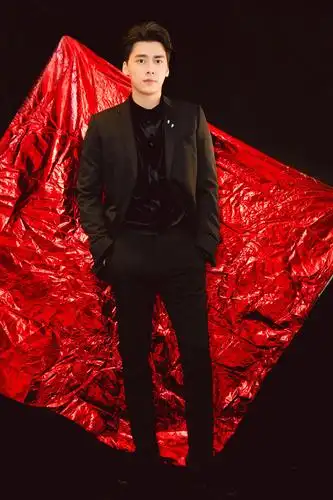 李易峰 受邀出席2018今日头条年度盛典