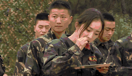 你们都在心疼杨幂佟丽娅,可我只想心疼她们背后的他