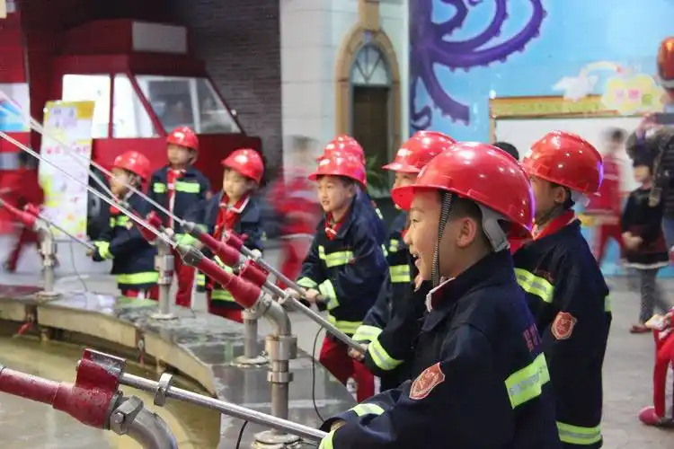 星期八小镇闪亮放票总共价值200元的亲子套票你不想要么