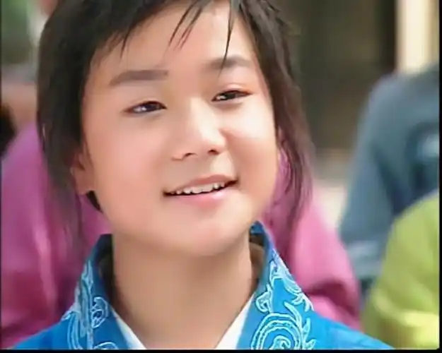 2001年,曹骏出演了《九岁县太爷》,《宰相小甘罗》