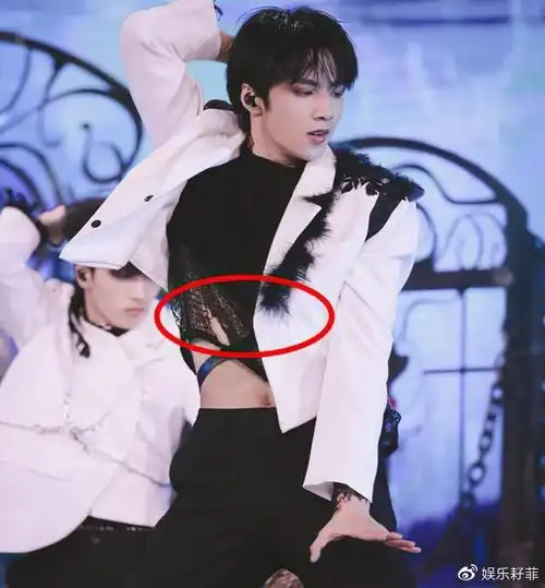 tnt穿渔网衣跳舞扯破衣服舞台依旧惊艳造型越来越好看