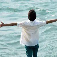 男生正面海边头像背影【点击鼠标右键下载】