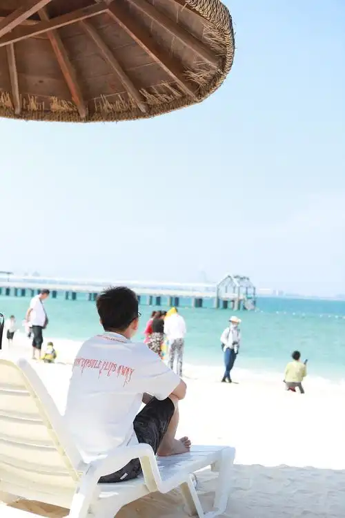 男生海边拍出好看的照片|摄影|人像摄影|阿阿阿春 - 原创作品 - 站酷