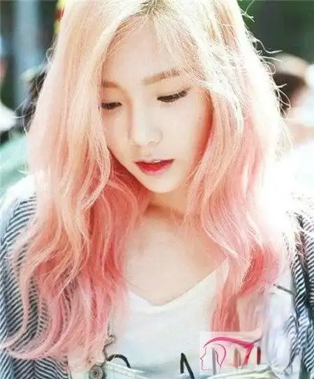 时尚发型 > 2021染发流行樱花粉 樱花粉染发效果图  樱花粉,即粉色