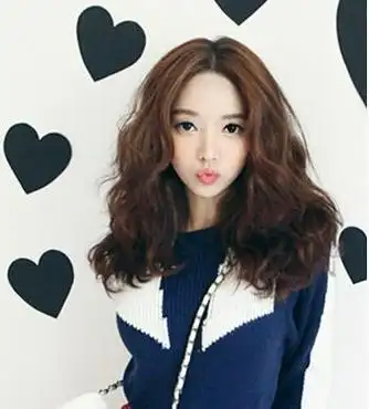 女生中分卷发发型图片2015女生头像