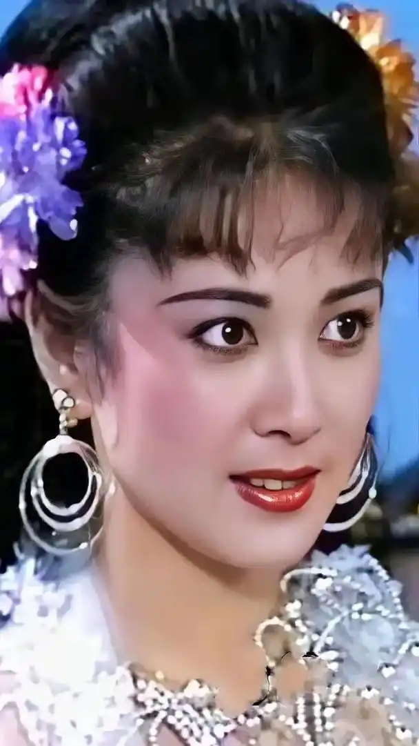 最美妲己——傅艺伟(不自爱可惜了) - 抖音