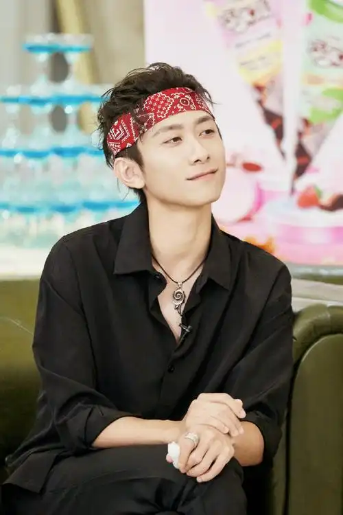 张一山萌探探探案##张一山曾少年